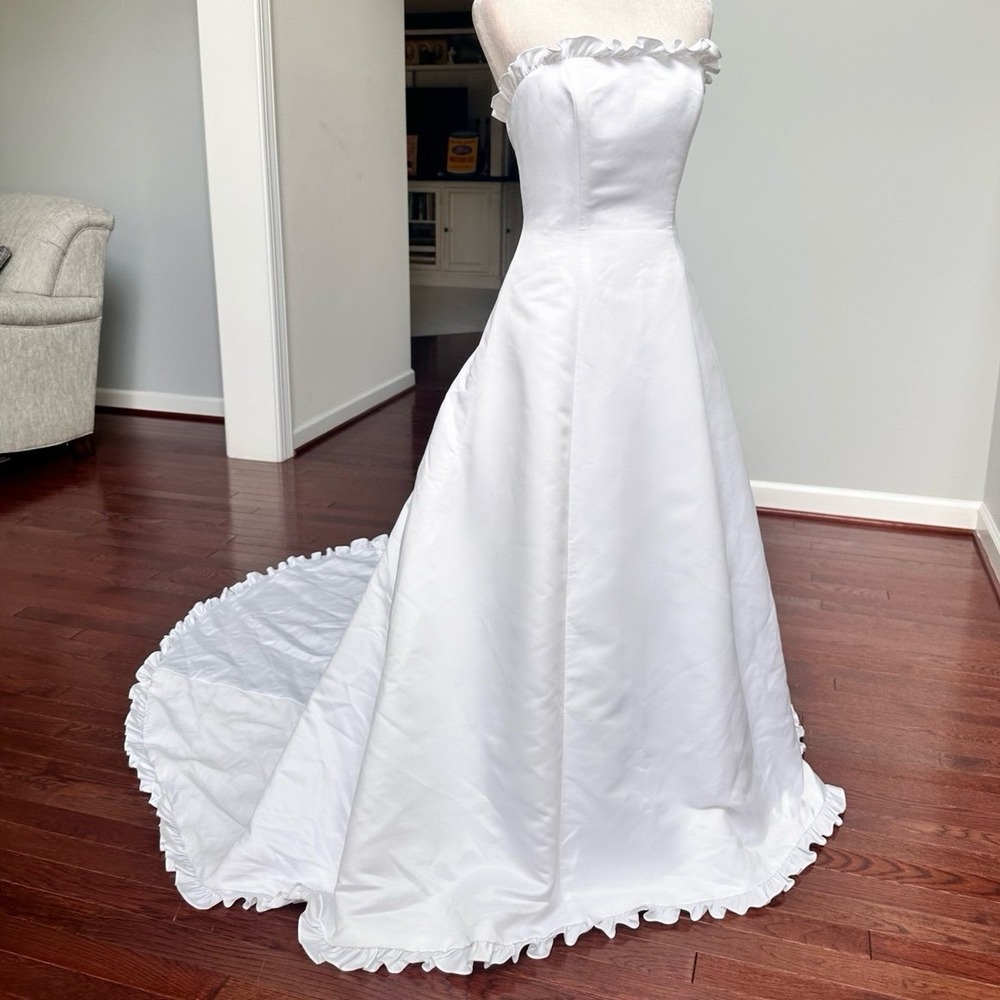 Vintage Y2K St. Tropez Strapless Wedding Dress Cupcake A Line Cupcake with Train